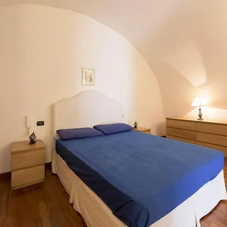 Traditional In Old Apartament *