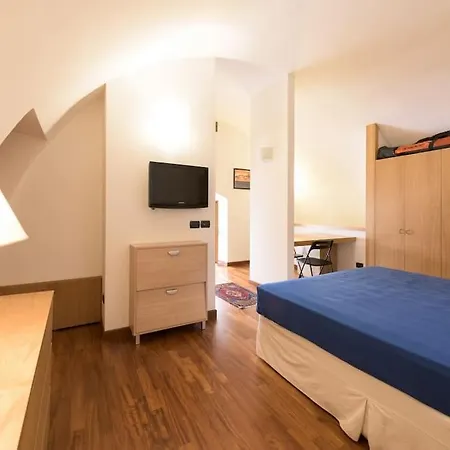 Apartament Traditional In Old