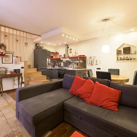 Traditional In Old Apartament